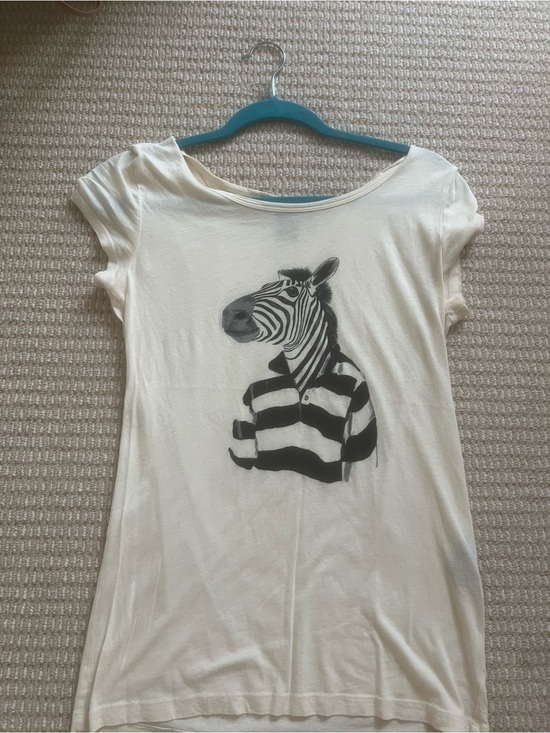 Marc By Marc Jacobs Tops - Marc by Marc Jacobs Cream Short Sleeve Tee with Zebra Graphic